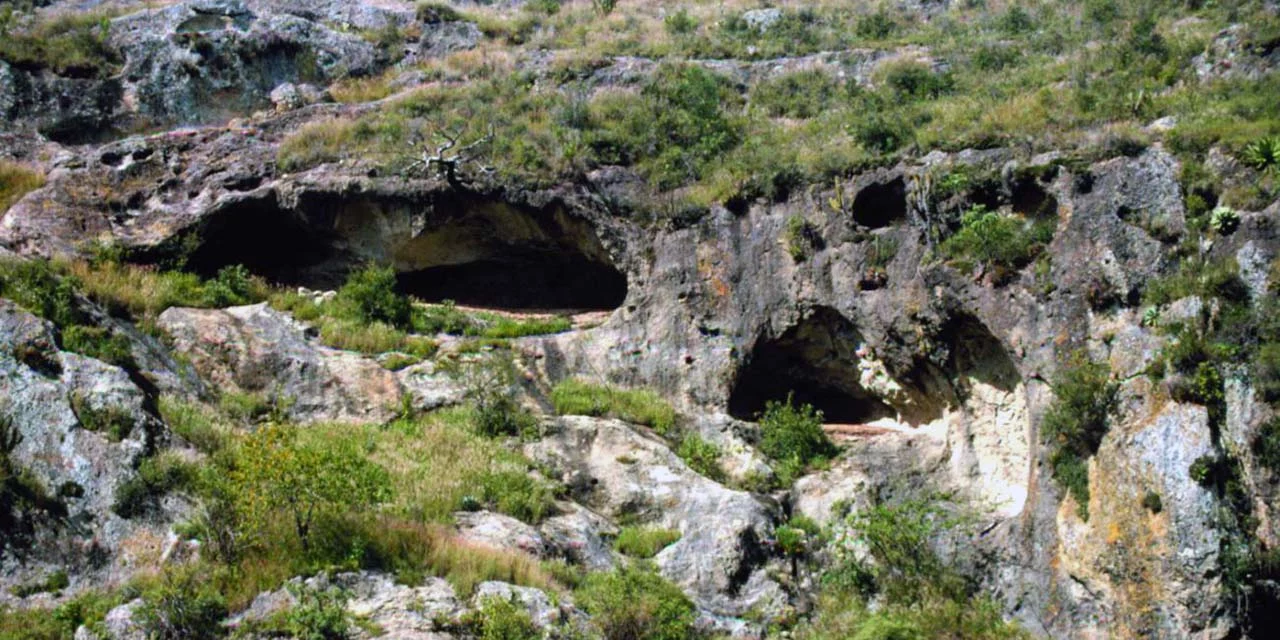 Las Cuevas Prehistóricas de Yagul y Mitla conservan evidencias de los primeros pobladores de Oaxaca.