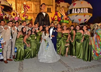Fotos: Rubén Morales // Miriam Moya y Aldair Cruz Santiago celebraron su enlace matrimonial rodeados del cariño de familiares y amigos durante una alegre calenda tradicional.
