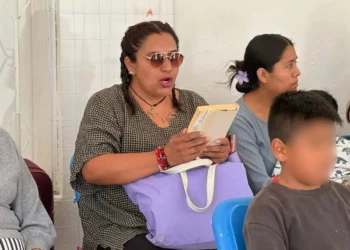 Mujeres emprendedoras y habitantes de Nochixtlán participaron en un círculo de lectura.