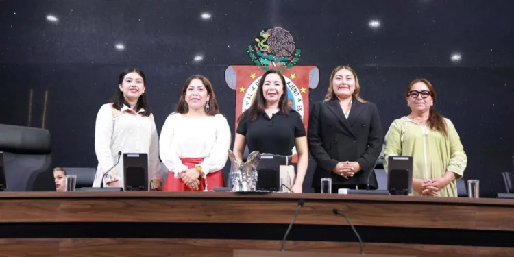 Haydee Reyes Sesión Ordinaria rindió protesta como presidenta de la Diputación Permanente.