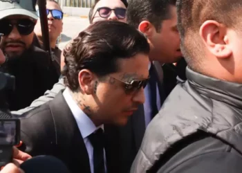 Christian Nodal rompe con su estructura familiar y busca controlar su carrera con “El Forajido”