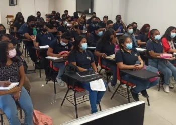 Foto: Prepa 2 // Prepa 2 de la UABJO, la educación media superior, un embudo.