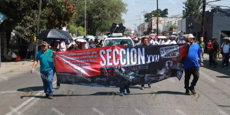Foto: Adrián Gaytán // Protesta de la Sección 22; consideran inminente el paro nacional.