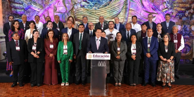 Foto: SEP // Que “por unanimidad” determinaron mantener sin cambio el calendario escolar.
