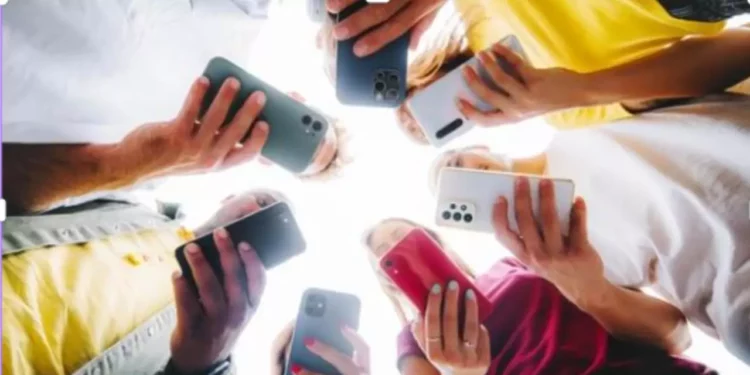 ¿Tu celular dejará de funcionar? Qué llamadas podrás hacer si no vinculas tu línea con la CURP