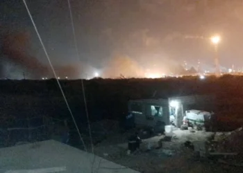 El estallido en la torre TE-5 de la planta Hidros 2 movilizó de inmediato a las brigadas de rescate de la refinería.