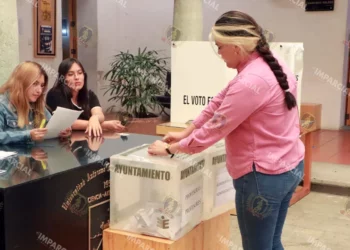 Foto: Adrián Gaytán // Alistan impugnación a la elección de rector en la UABJO.