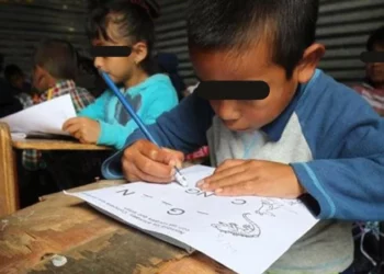 ¿Adiós a las tareas escolares? Morena propone reducirlas en las escuelas