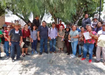 Foto: Adrián Gaytán // Vecinos del Crestón en demanda de agilizar la regularización del polígono del cerro.