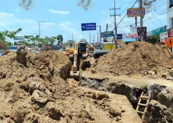VIDEO: ¿Qué RUTAS ALTERNAS usar ante el cierre en la Carretera Cristóbal Colón por obras en el Monumento a Juárez?