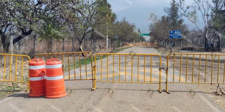 Foto: Jesús Santiago López // El bloqueo a Huayapám por parte de Tlalixtac cumplió medio año.