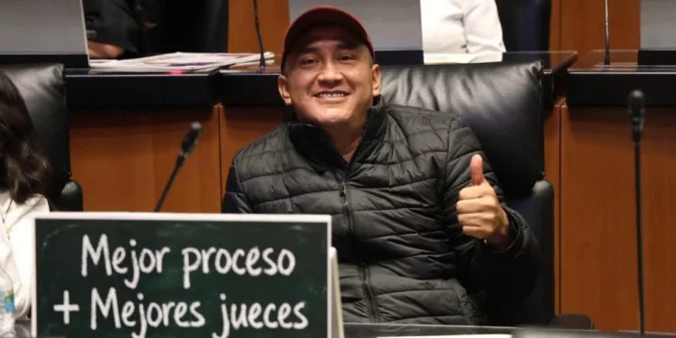 Nino Morales vota reformas por democracia y soberanía nacional