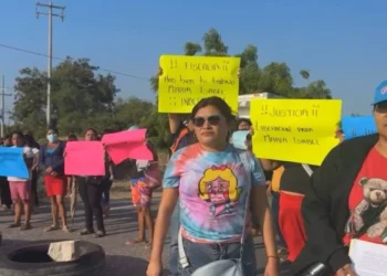 ¡Bloqueo y reclamo en Juchitán! Familiares exigen justicia tras detención de ama de casa
