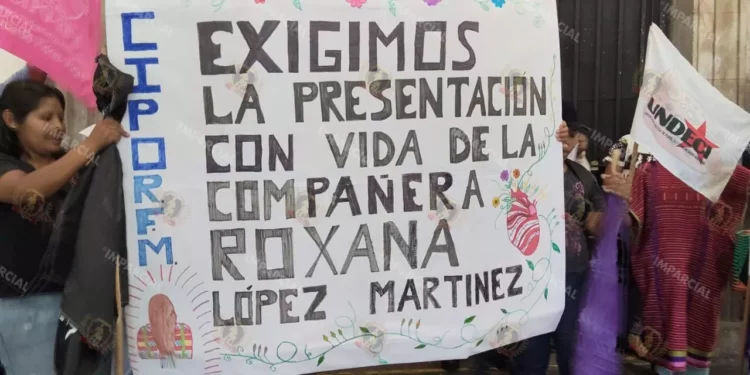 “¡No vamos a callar!” Familiares toman palacio en Oaxaca y acusan omisión en caso de joven desaparecida
