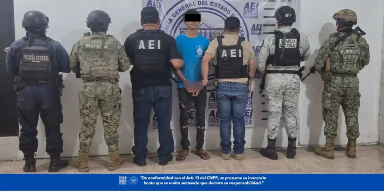 Cae presunto homicida tras intentar huir con droga en Pinotepa Nacional