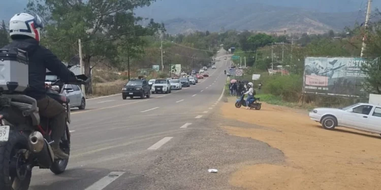 Sección 22 levanta bloqueos en accesos a Oaxaca tras hechos violentos en Mitla