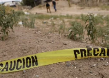 ¡Terror en Guerrero! Abandonan 10 cuerpos mientras comunidades huyen de ataques armados y drones