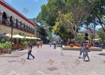 Foto: Lisbeth Mejía Reyes // Imagen inusual, disfrutar el zócalo capitalino limpio o libre de ambulantes.
