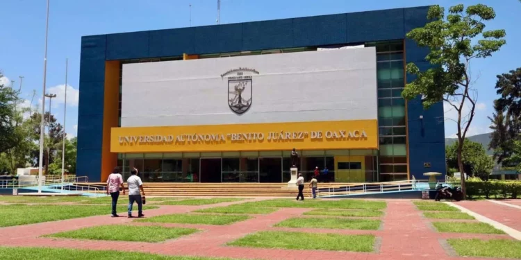 Foto: internet - ilustrativa // Votarán mañana más de 31 mil universitarios.