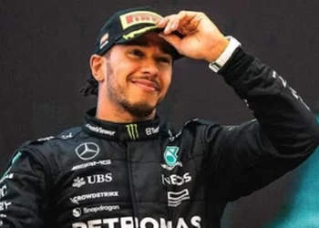 Tres ruedas hacia el oro: el final de locura de Hamilton en Silverstone