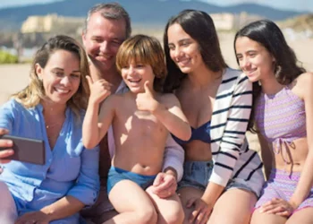 Descubre los mejores destinos para viajar en familia con niños