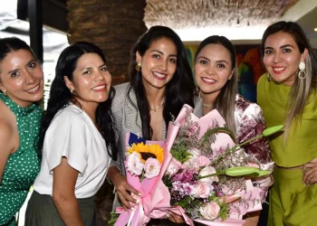 Fotos: Rubén Morales // Dálida Fernández Cruz disfrutó de un agradable desayuno de cumpleaños en un conocido restaurante de la ciudad.