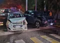 El automóvil Chevrolet Spark quedó con daños materiales severos en su carrocería tras ser el vehículo más afectado durante la carambola.