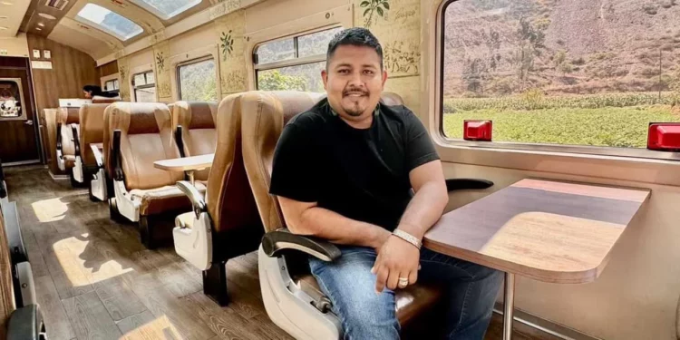 El Dr. Froy Ortega Salinas desde Perú en uno de los trenes turísticos más modernos para recorrer ese hermoso país.