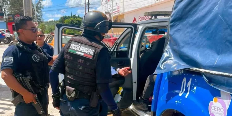 La pronta respuesta de la Policía Municipal evitó que se consumara la extorsión.