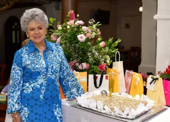 Fotos: Rubén Morales // Socorrito Diego de Zorrilla recibió flores, abrazos, buenos deseos y un delicioso pastel.
