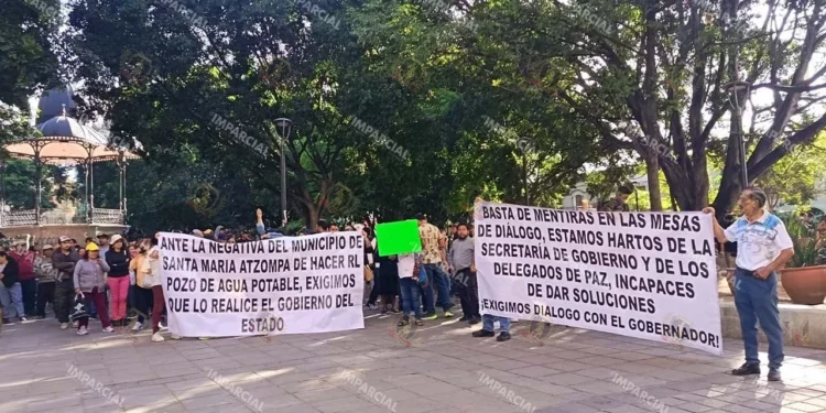 Foto: El Imparcial web // La protesta de vecinos de la colonia Niños Héroes de Atzompa.