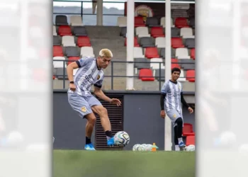 Andrew Martínez llega a Dragones.