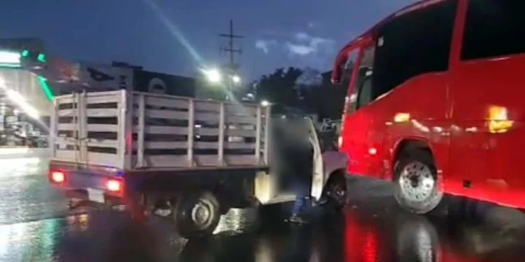 El fuerte impacto generó cuantiosos daños materiales.