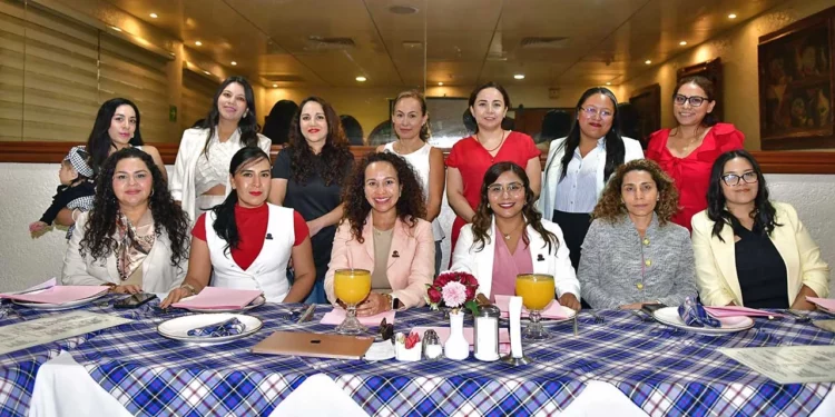 Foto: Rubén Morales // Integrantes de AMEXME participaron en su reunión mensual, donde compartieron experiencias.