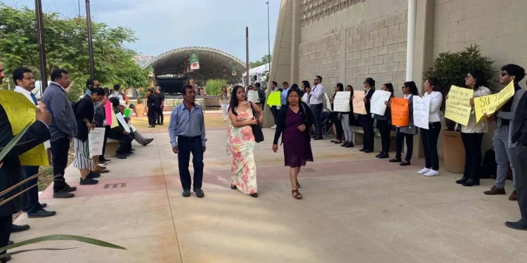 Foto: redes sociales // La protesta pacífica de trabajadores en el Parque Primavera.