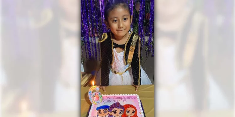 Foto: cortesía // Karla Ximena celebró sus seis años rodeada del cariño de sus papás y sus hermanos.
