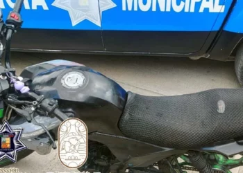 La unidad de motor recuperada por los elementos policiales y quedó bajo resguardo.