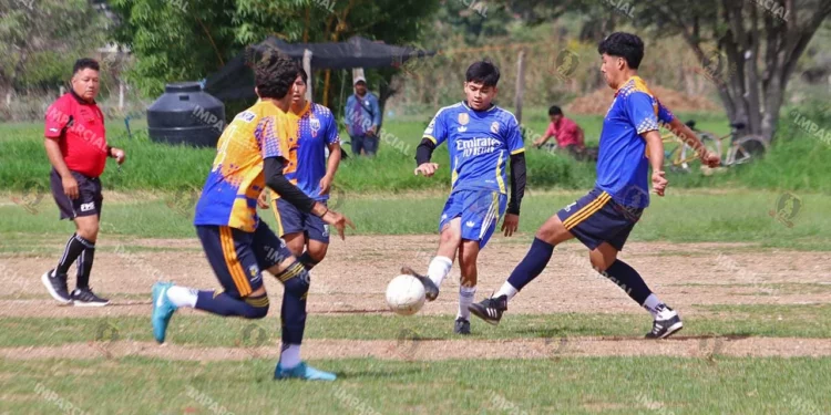 Fotos: Leobardo García Reyes // Castillo y Transformación Universitaria buscarán el pase a semifinales este domingo.