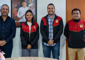 Directivos de Dragones y de la SEP, buscan impulsar también la preparación académica.