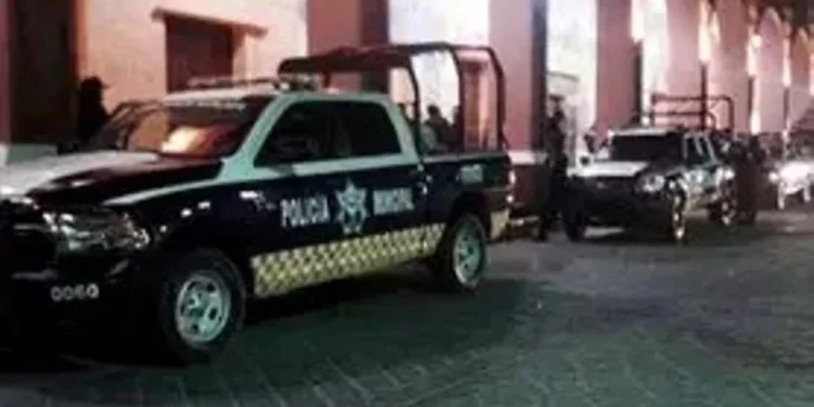 Elementos policiacos resguardaron al menor en el cuartel municipal para garantizar su seguridad.