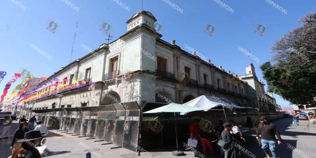 Concreta la Primavera Oaxaqueña compra de 605 vallas antimotines
