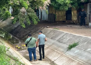 Ataque armado contra vivienda causa pánico entre adolescentes en Juchitán