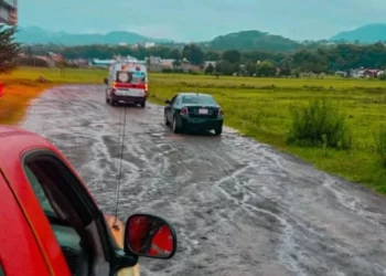 Autoridades municipales y auxiliares mantienen recorridos de vigilancia en ríos, arroyos y zonas de riesgo de Tlaxiaco.