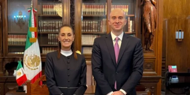 Relevo en la banca de desarrollo: Claudia Sheinbaum nombra a Carlos Torres Rosas al frente de Nafin y Bancomext