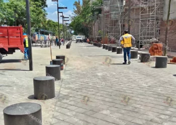 Foto: Adrián Gaytán // Cientos de vehículos han visto desviar su curso para beneficiar acceso al estadio de béisbol.