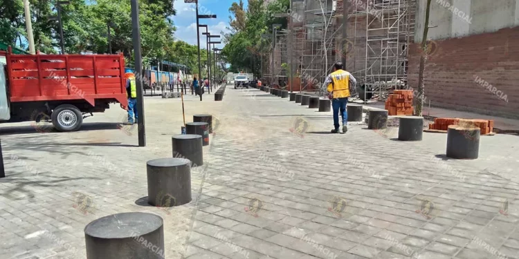 Foto: Adrián Gaytán // Cientos de vehículos han visto desviar su curso para beneficiar acceso al estadio de béisbol.