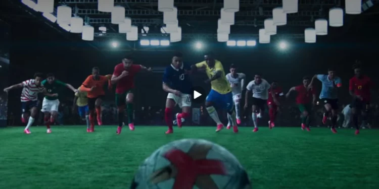 VIDEO | ¡Como en los viejos tiempos! Nike lanza espectacular video con figuras como CR7, Mbappé, Jorge Campos y Kim Kardashian