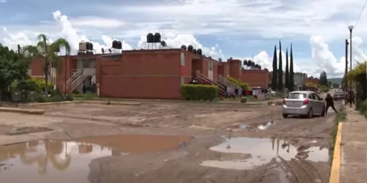 Foto: t¬omada de video // Desde 2020 ha sido recurrente la afectación a Rancho Valle del Lago por negligencia de la constructora.