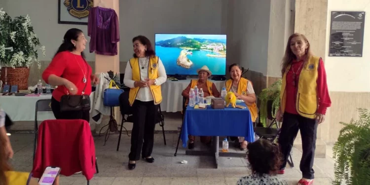 Foto: IGAVEC / Donación al Club de Leones para programas de apoyo a la población.