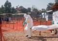 Ébola gana terreno en África: casos se disparan y preocupa expansión regional